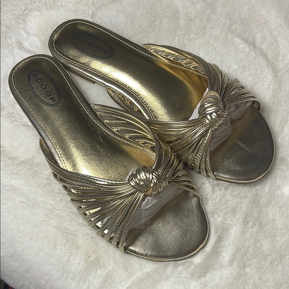 Scoop- Braided Gold Slide Sandals- size 10 - Picture 3 of 8